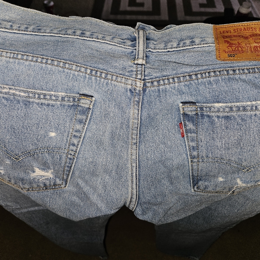 Levi's Men's Relaxed Fit Distressed Blue Jeans - Picture 3 of 6